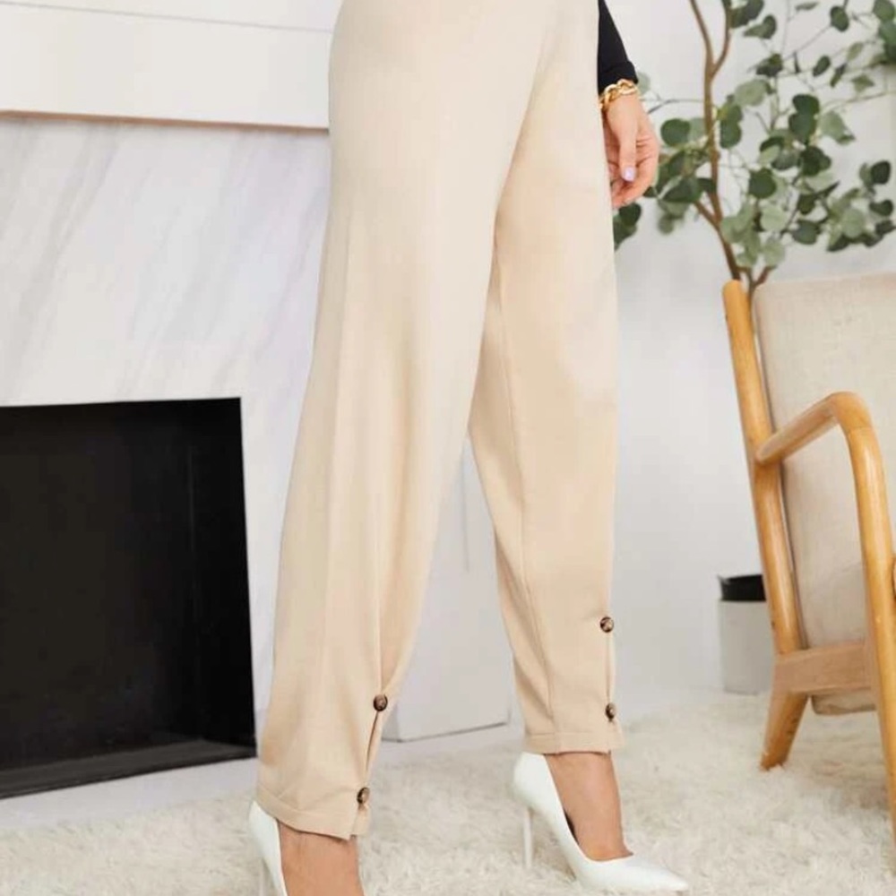 NWOT 🔥High Waist Button Detail Knit Pants🔥 - Picture 2 of 7